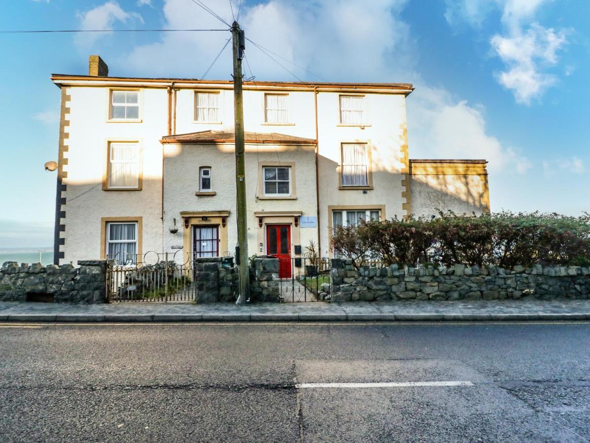 Llys Madoc, Basement Apartment Penmaen-mawr Exterior foto