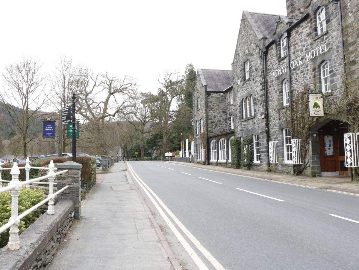 Llys Madoc, Basement Apartment Penmaen-mawr Exterior foto
